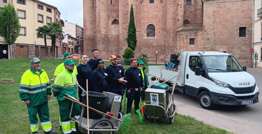 27 personas desarrollan el curso de Limpieza Viaria organizado por Cáritas Chavicar en Calahorra, Arnedo y Nájera